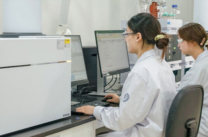 Comprehensive protein characterization services including early-stage developability assessments, LC-MS services, purity & impurity testing and SPR & BLI binding assays.