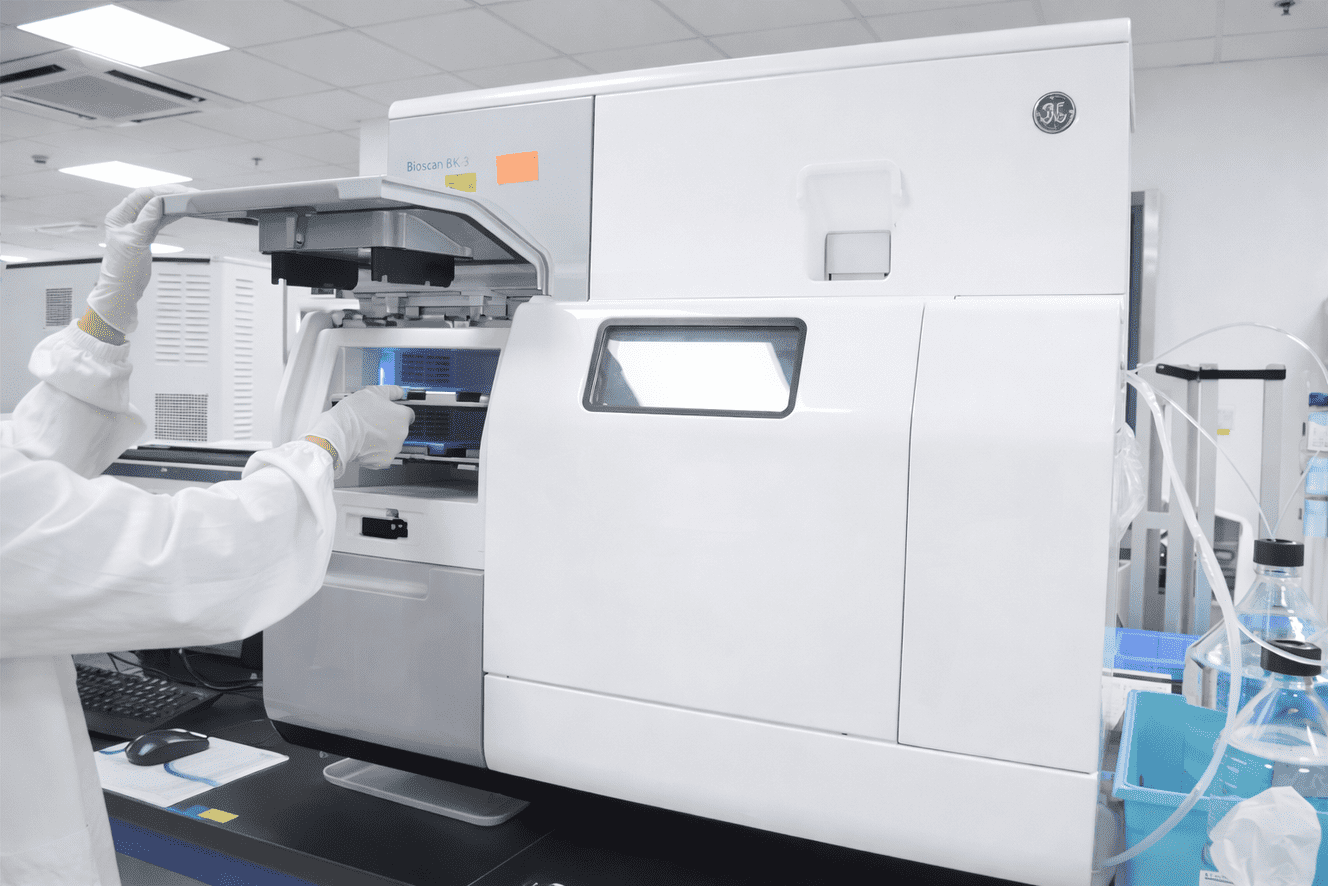 SPR & BLI binding assays services for real-time measurement of molecular interactions and binding kinetics.